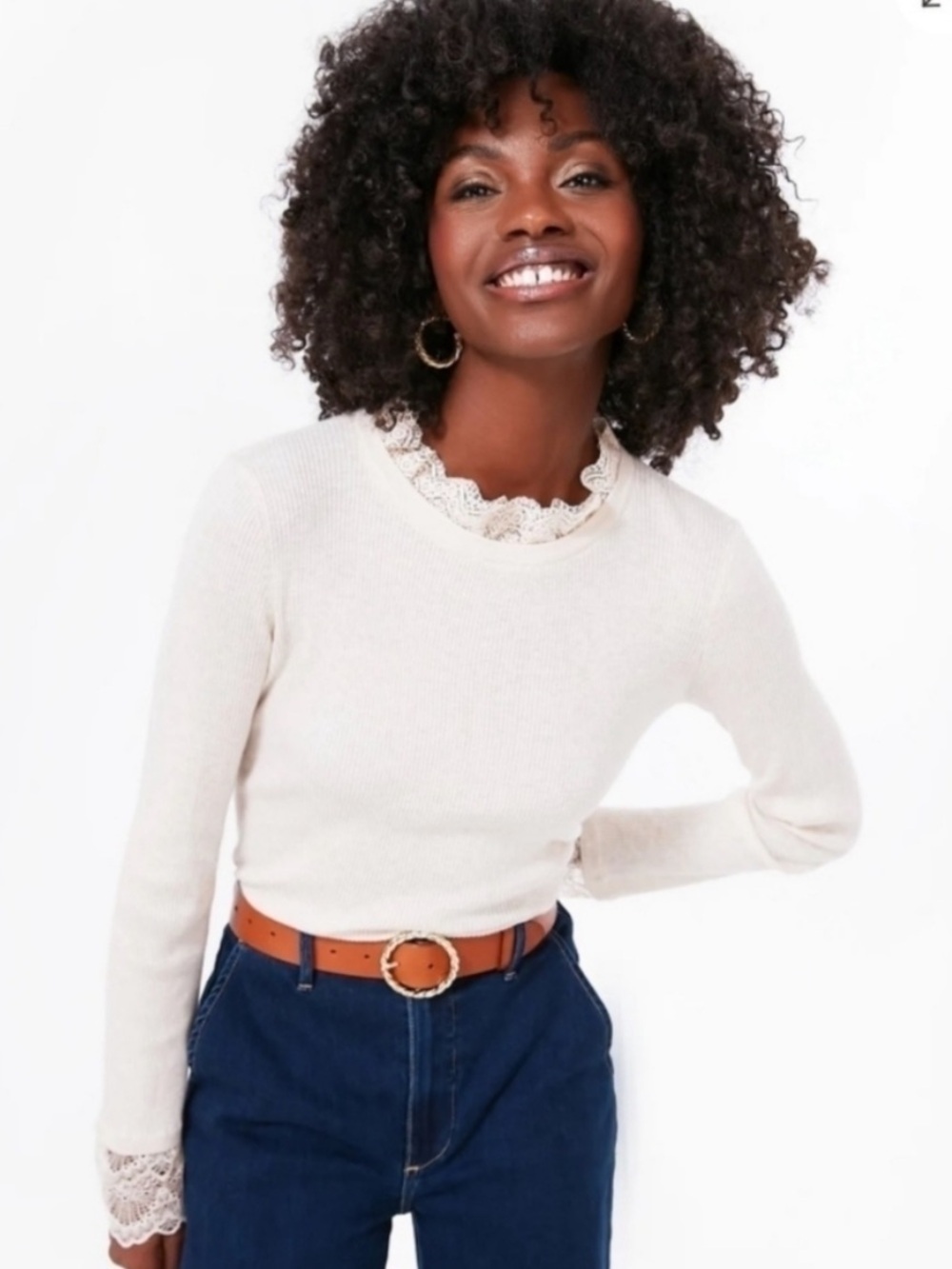 Tuckernuck Rosemary Lace-Trim Ribbed Long Sleeve Top in Light Pink Mediim